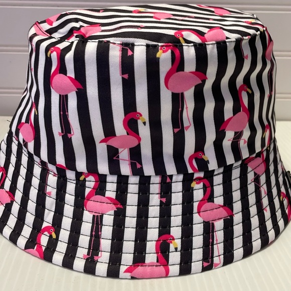 Pink Flamingos 🦩 & Striped Multicolored Reversible Cotton Bucket Hat - Picture 4 of 12